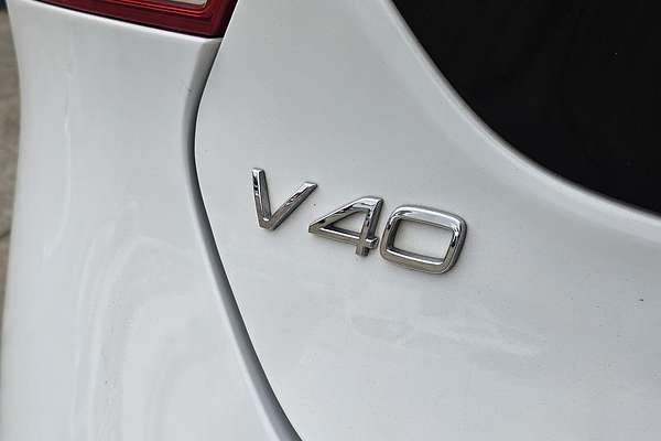 2015 Volvo V40 D4 Luxury