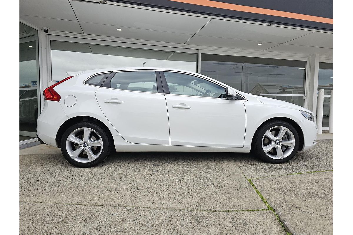 2015 Volvo V40 D4 Luxury