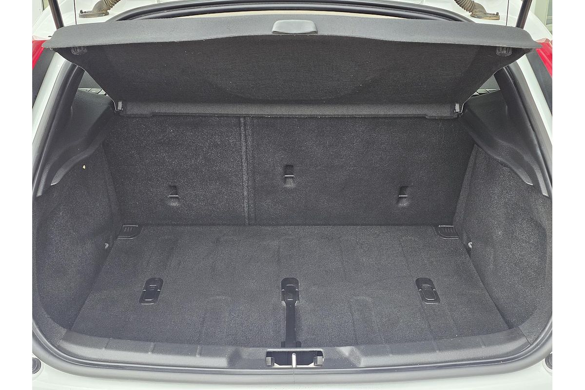 2015 Volvo V40 D4 Luxury