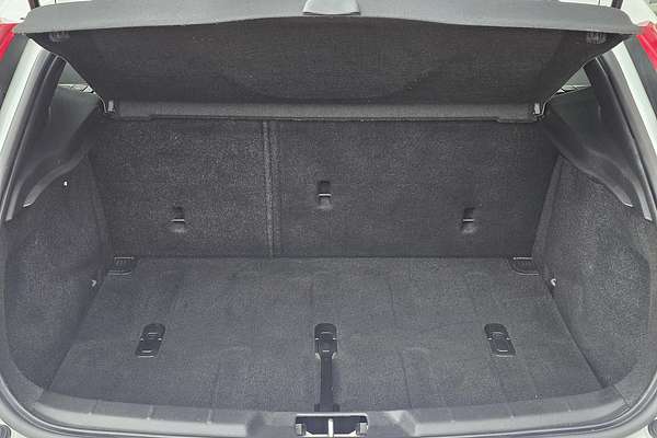 2015 Volvo V40 D4 Luxury