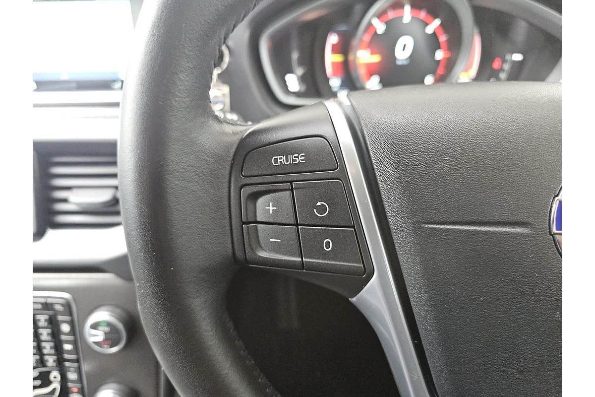 2015 Volvo V40 D4 Luxury