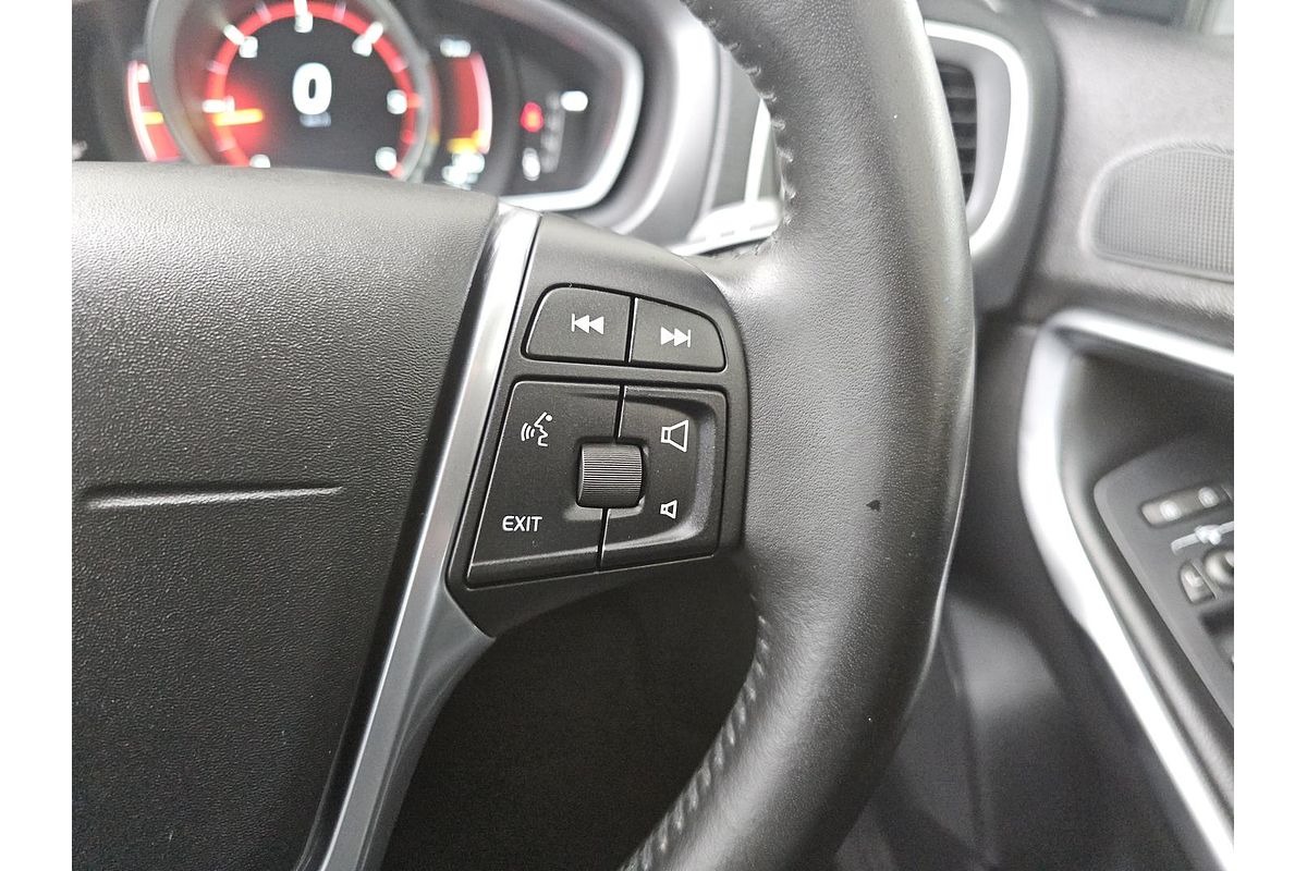 2015 Volvo V40 D4 Luxury