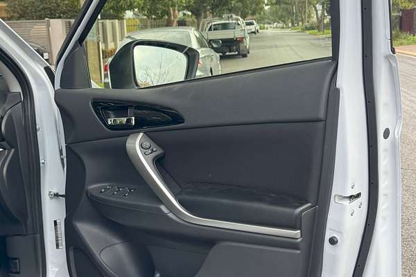 2024 Mitsubishi Eclipse Cross LS YB