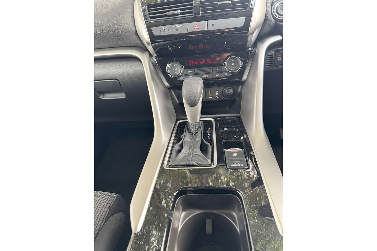 2024 Mitsubishi Eclipse Cross LS YB