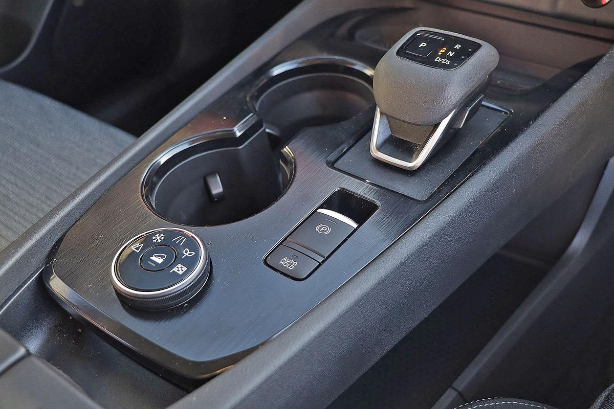 2025 Nissan X-TRAIL ST T33