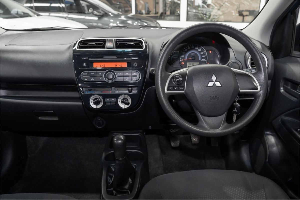 2014 Mitsubishi Mirage ES LA
