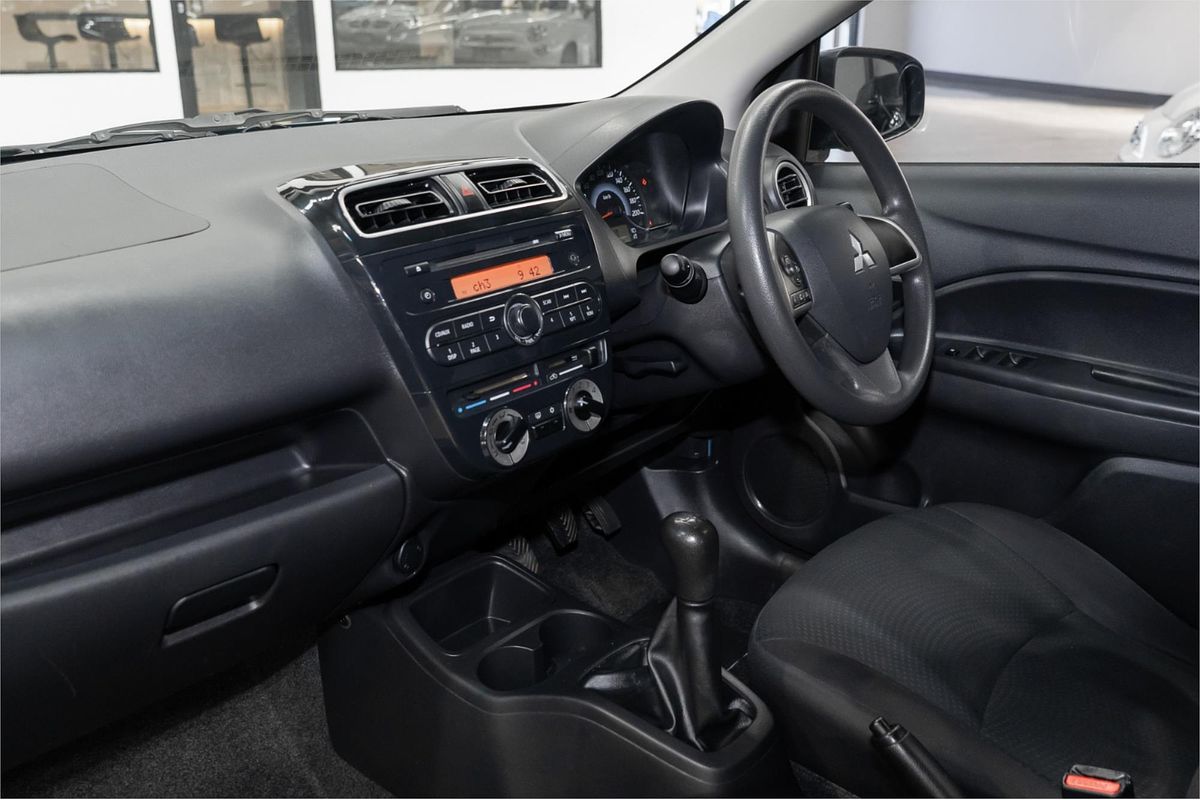 2014 Mitsubishi Mirage ES LA