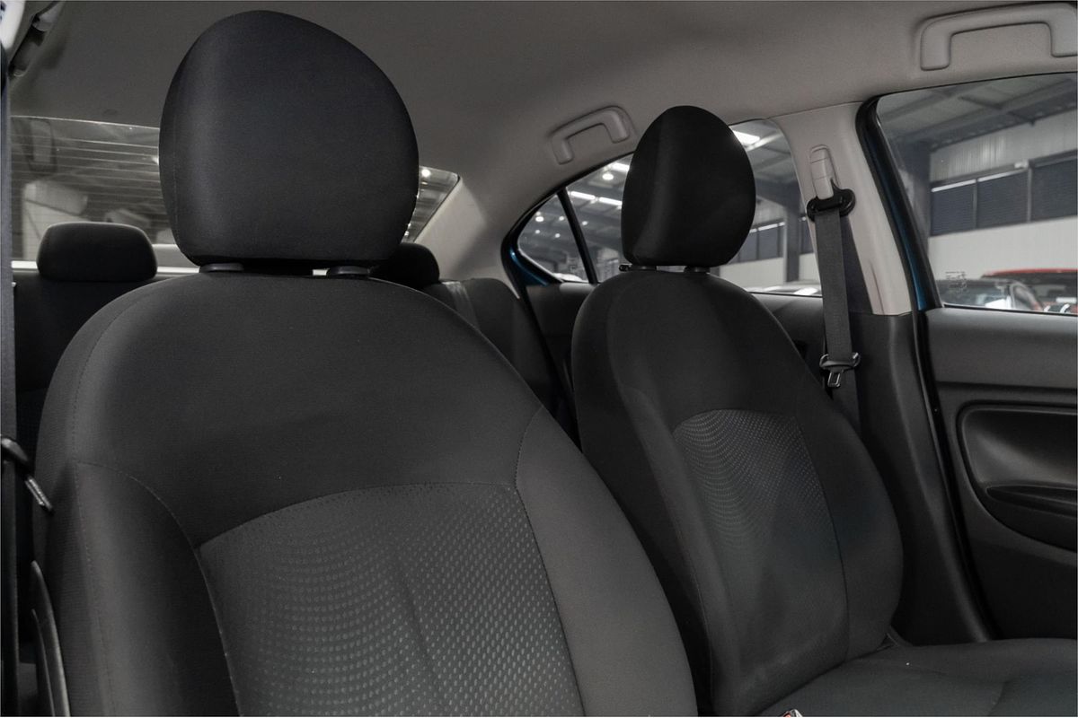 2014 Mitsubishi Mirage ES LA