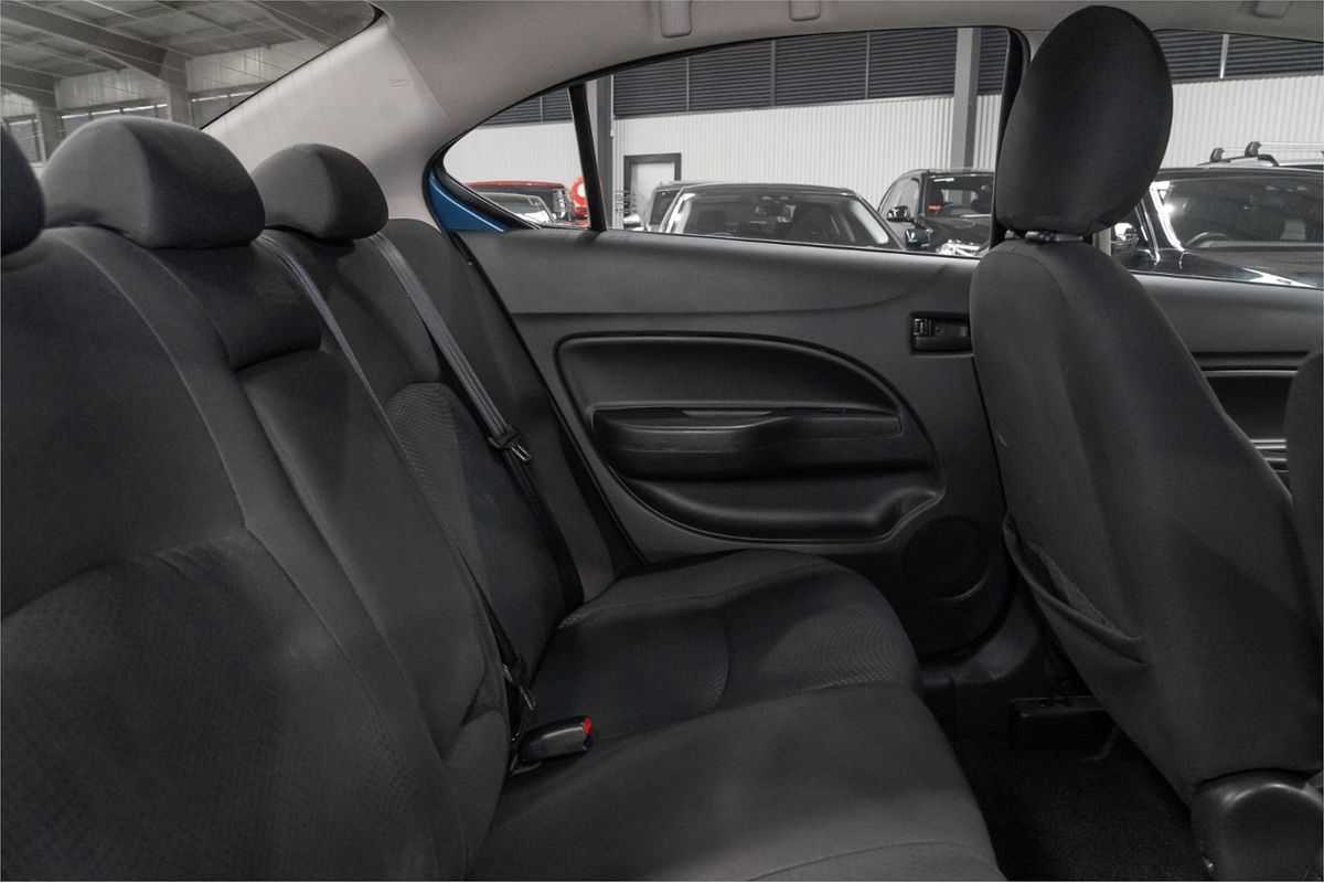 2014 Mitsubishi Mirage ES LA