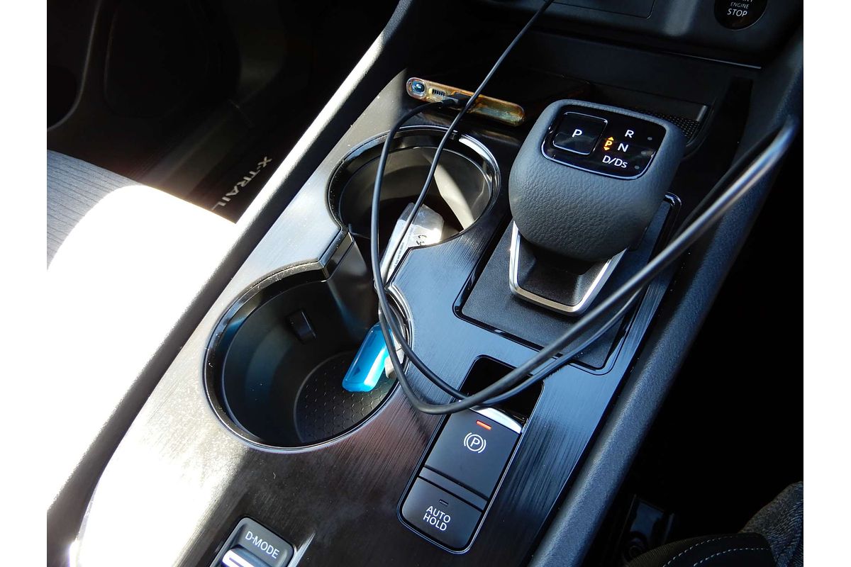 2025 Nissan X-TRAIL ST T33