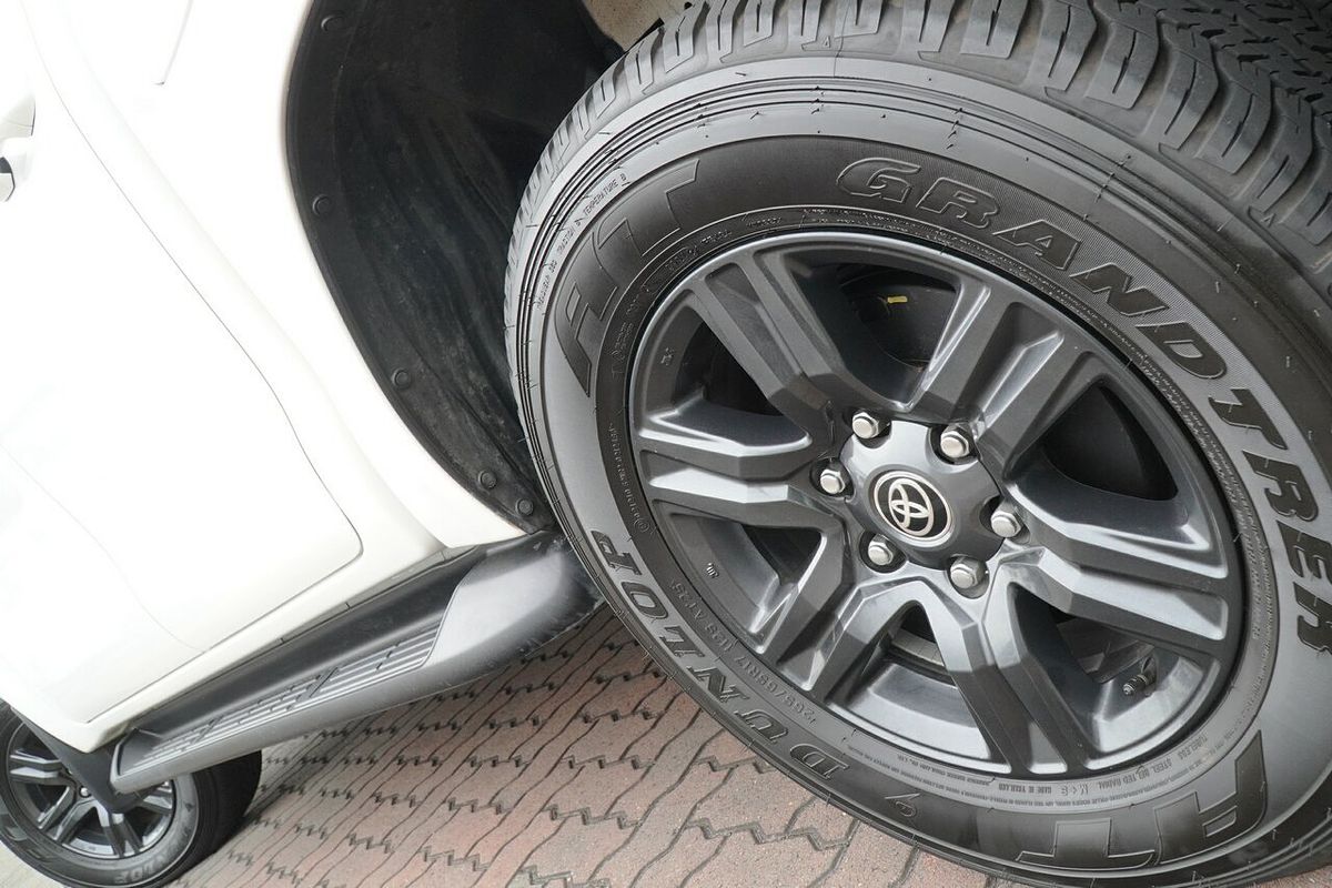 2024 Toyota Hilux SR 48V GUN126R 4X4