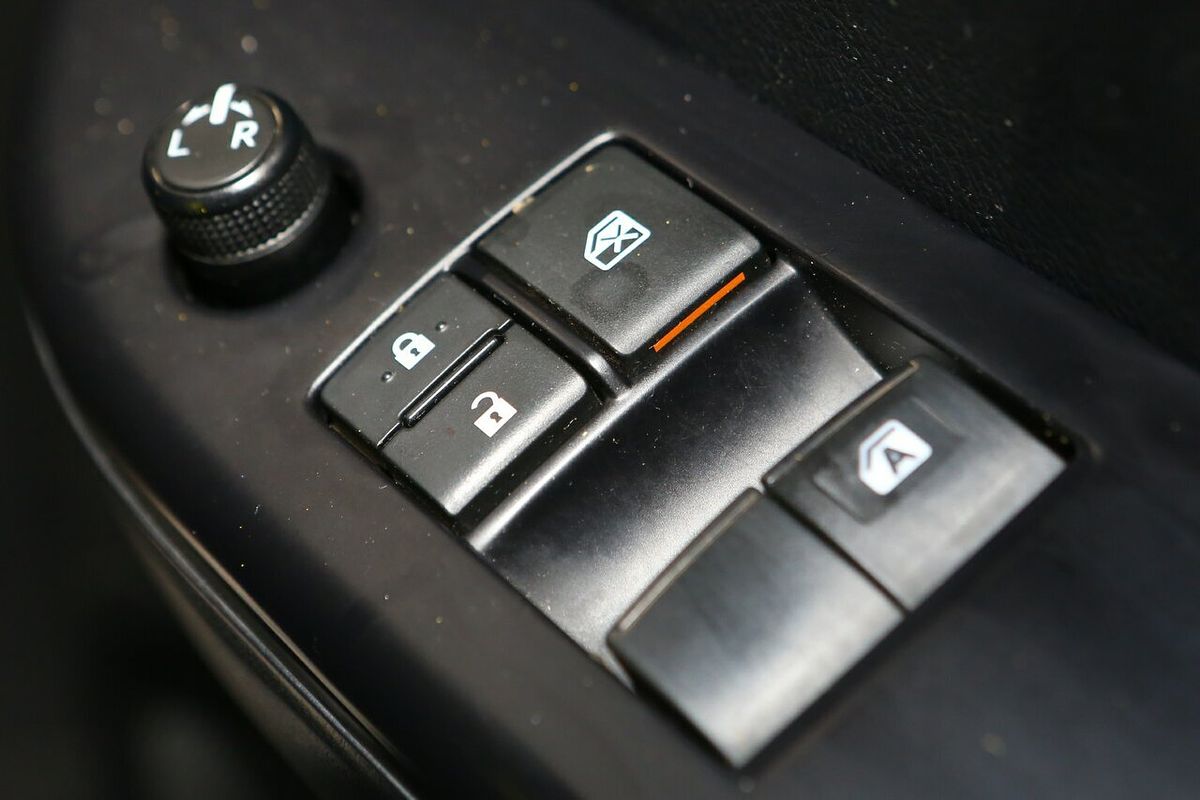 2018 Toyota Hilux SR GUN126R 4X4