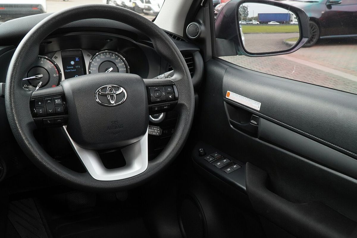 2024 Toyota Hilux SR 48V GUN126R 4X4