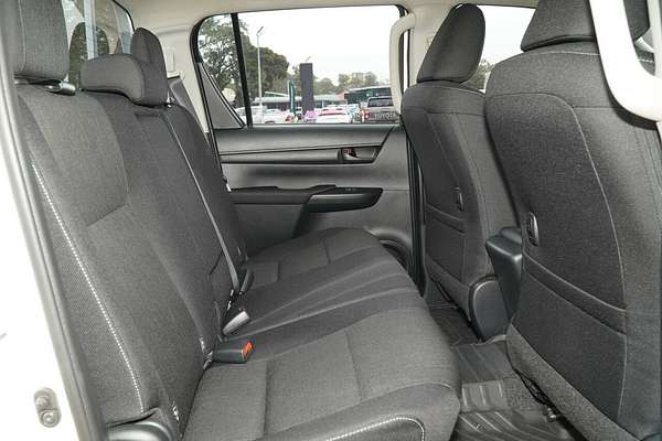 2024 Toyota Hilux SR 48V GUN126R 4X4