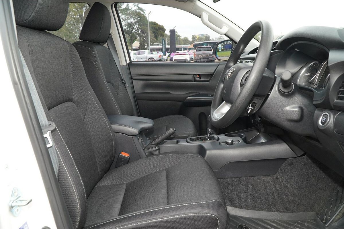 2024 Toyota Hilux SR 48V GUN126R 4X4