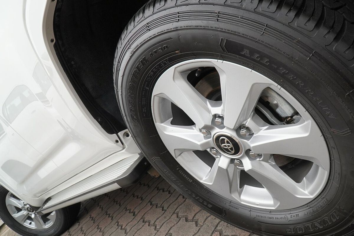 2022 Toyota Landcruiser GXL FJA300R