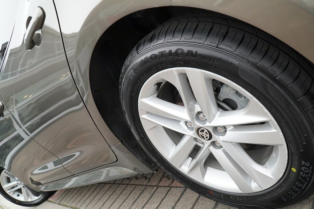2018 Toyota Corolla Ascent Sport Hybrid ZWE211R