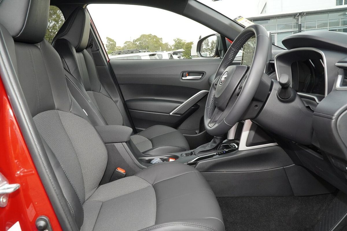 2024 Toyota Corolla Cross GXL MXGH15R
