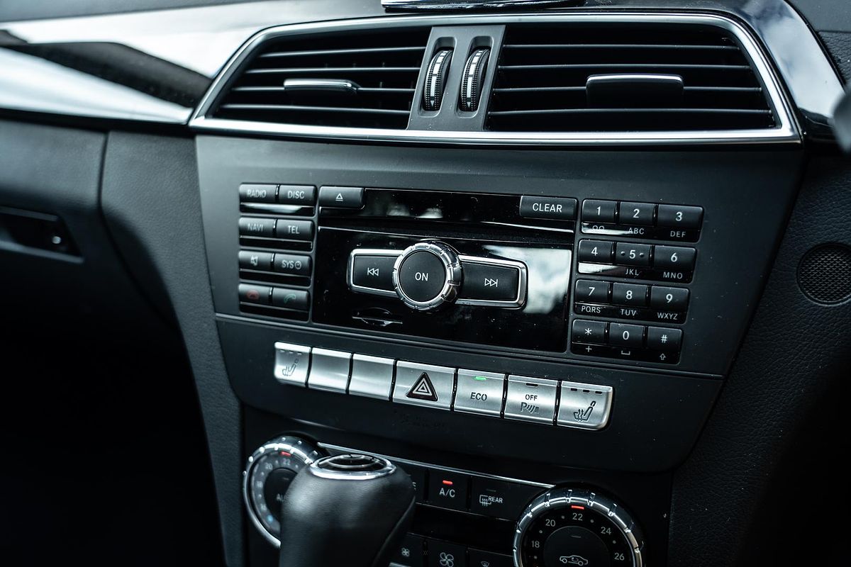 2012 Mercedes-Benz C-Class C250 BlueEFFICIENCY Avantgarde W204