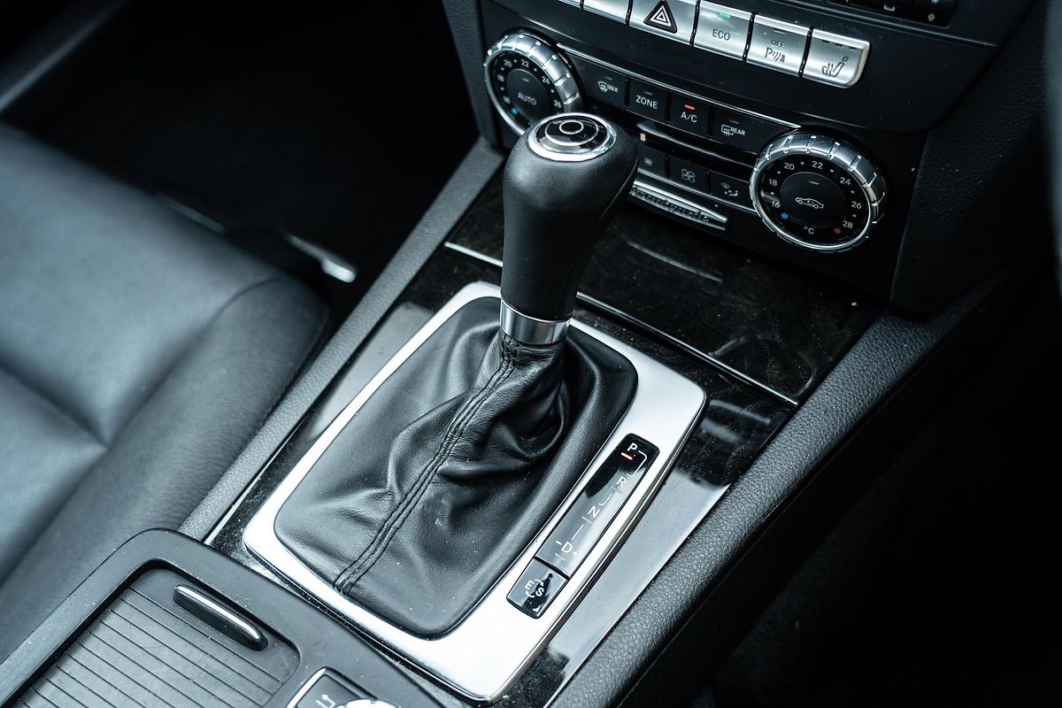 2012 Mercedes-Benz C-Class C250 BlueEFFICIENCY Avantgarde W204