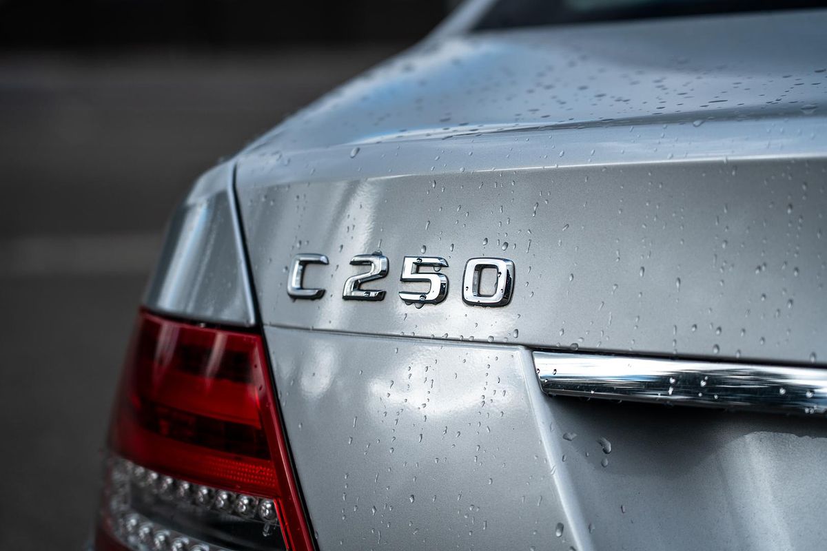 2012 Mercedes-Benz C-Class C250 BlueEFFICIENCY Avantgarde W204