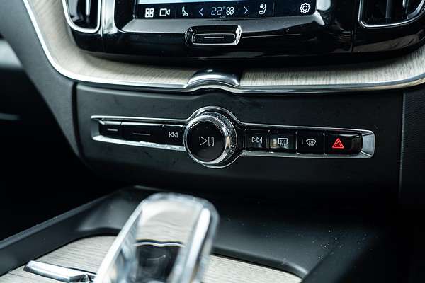 2021 Volvo XC60 B5 Inscription