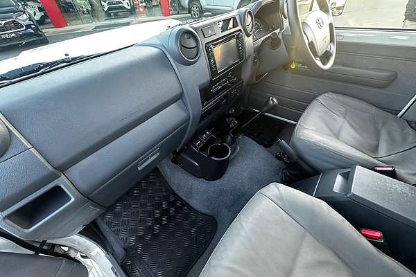 2022 Toyota LC Military LC Military GXL 4.5L T Diesel Manual Single C/Chassis VDJ79R 4X4