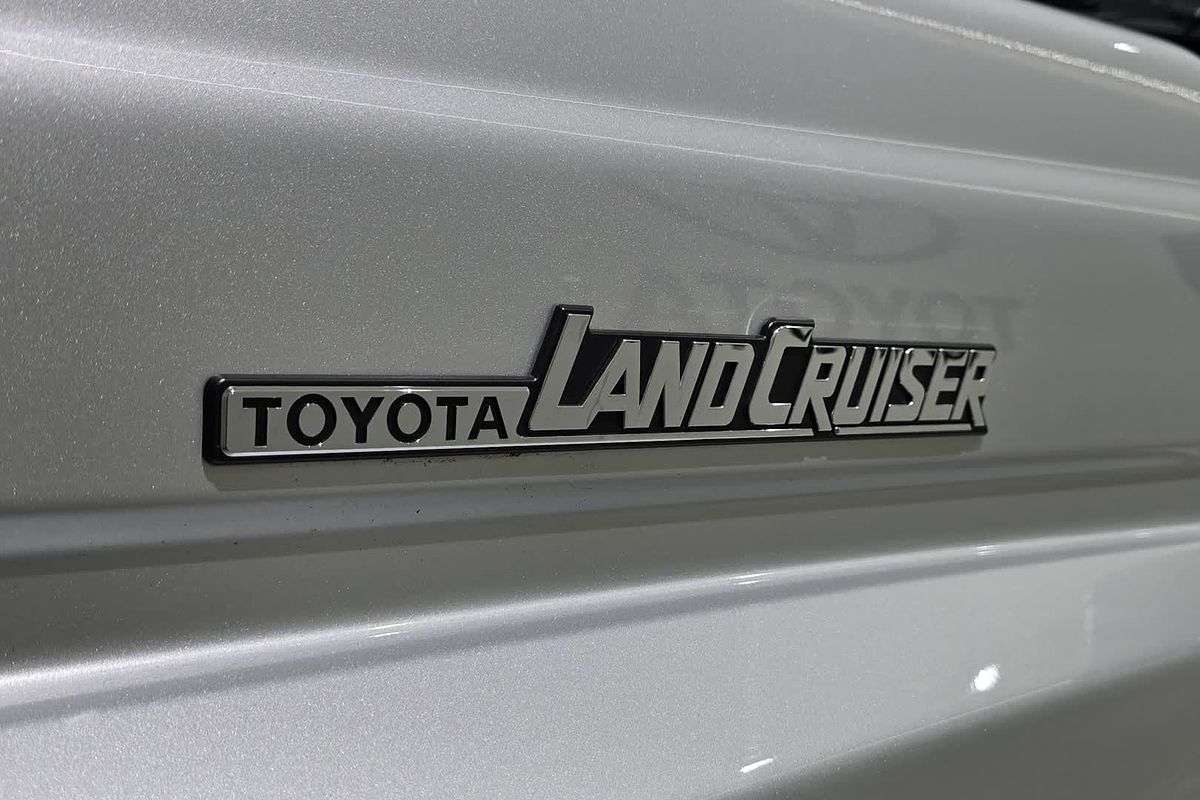 2024 Toyota LC Military LC Military Workmate 4.5L T Diesel Manual Dual Cab Chassis VDJL79R 4X4