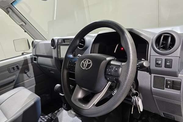 2024 Toyota LC Military LC Military Workmate 4.5L T Diesel Manual Dual Cab Chassis VDJL79R 4X4