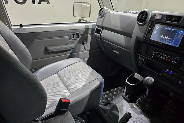 2024 Toyota LC Military LC Military Workmate 4.5L T Diesel Manual Dual Cab Chassis VDJL79R 4X4