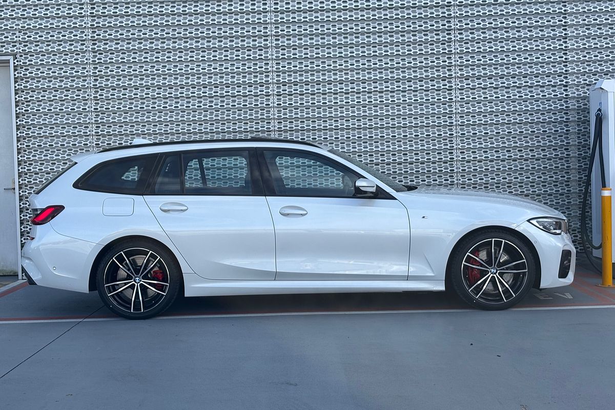 2021 BMW 3 Series 330i M Sport G21