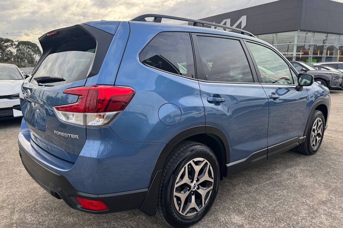 2023 Subaru Forester 2.5i 50 Years Edition S5
