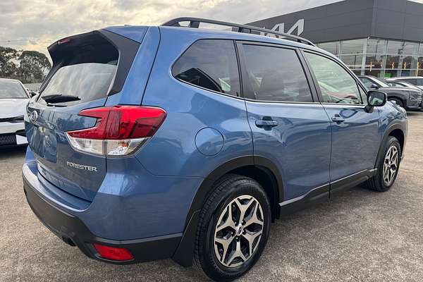 2023 Subaru Forester 2.5i 50 Years Edition S5
