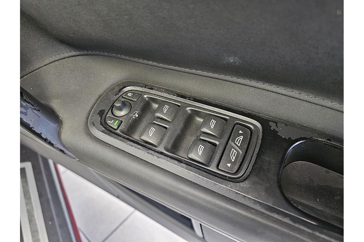 2010 Volvo C70 T5