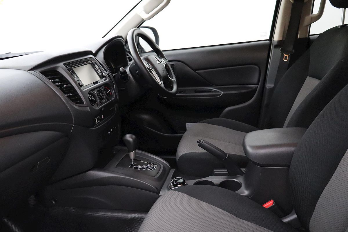 2021 Mitsubishi Triton GLX MR 4X4