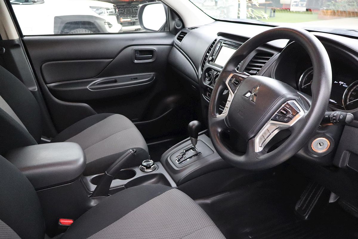 2021 Mitsubishi Triton GLX MR 4X4