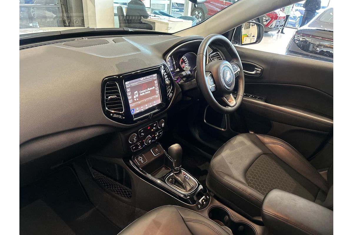 2020 Jeep Compass Night Eagle M6