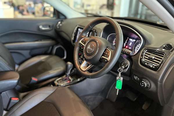 2020 Jeep Compass Night Eagle M6