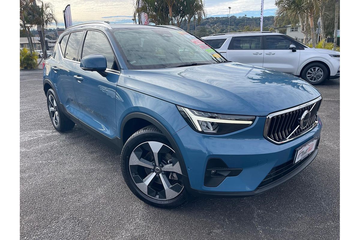 2022 Volvo XC40 Ultimate B4 Bright