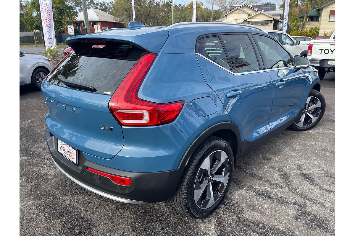 2022 Volvo XC40 Ultimate B4 Bright