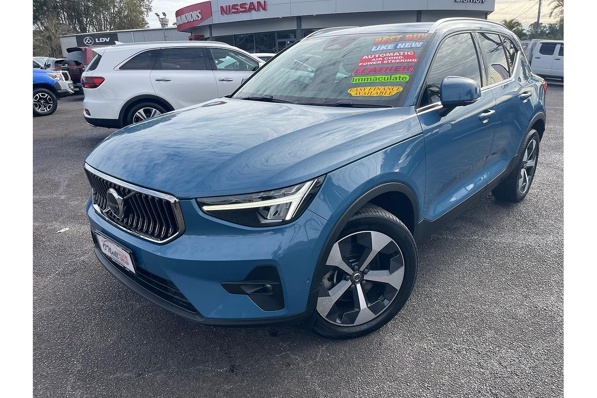 2022 Volvo XC40 Ultimate B4 Bright