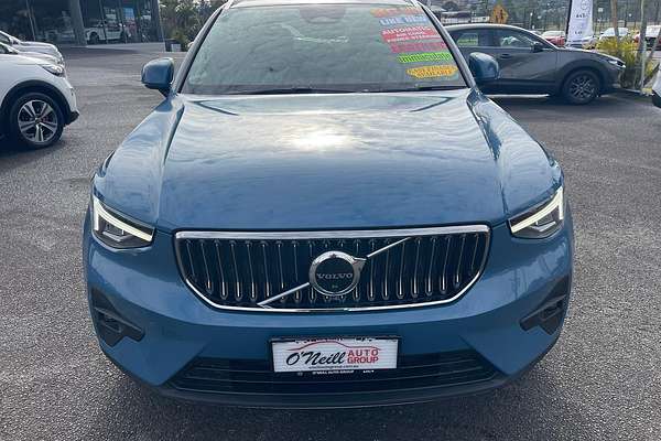 2022 Volvo XC40 Ultimate B4 Bright
