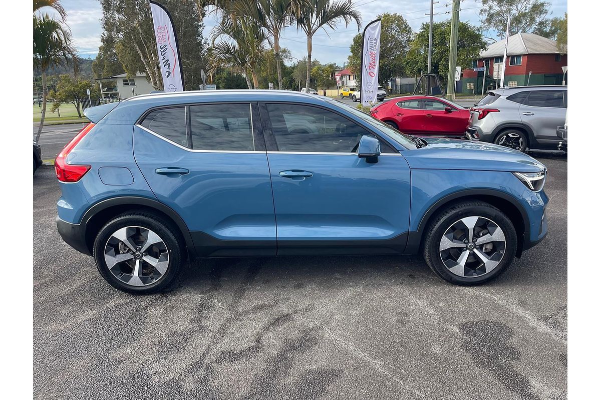 2022 Volvo XC40 Ultimate B4 Bright