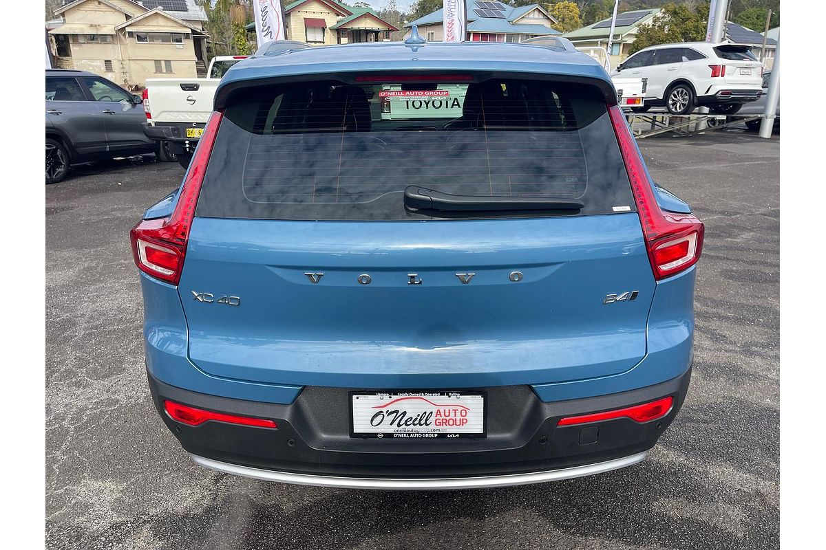 2022 Volvo XC40 Ultimate B4 Bright