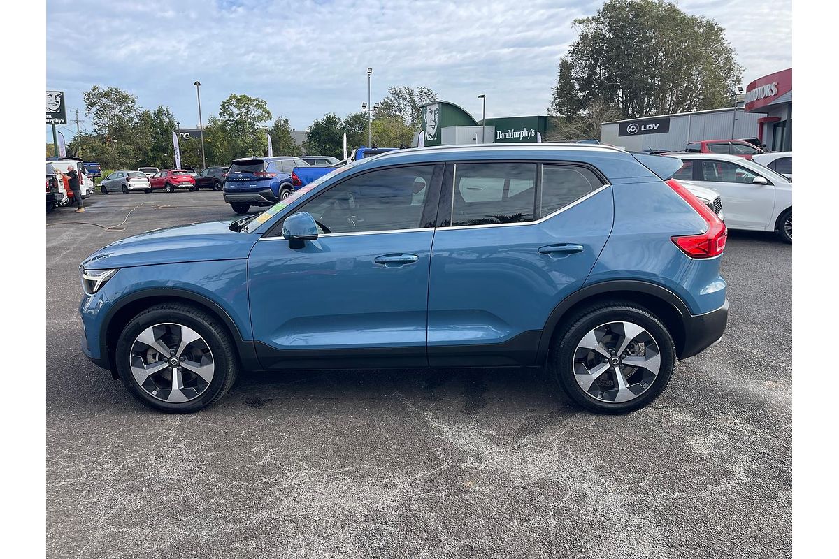 2022 Volvo XC40 Ultimate B4 Bright