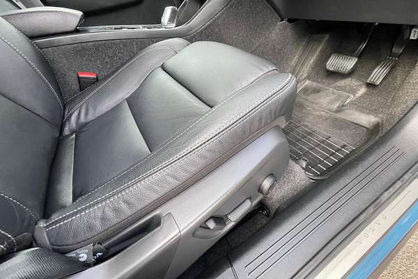 2022 Volvo XC40 Ultimate B4 Bright