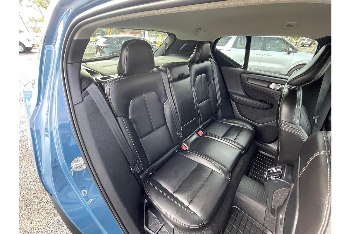 2022 Volvo XC40 Ultimate B4 Bright