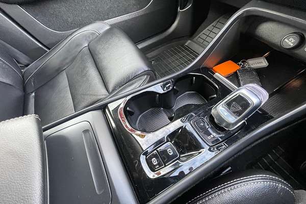 2022 Volvo XC40 Ultimate B4 Bright