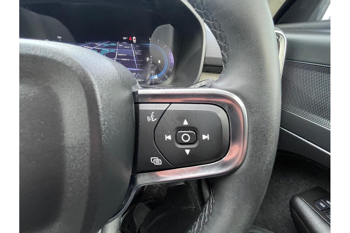 2022 Volvo XC40 Ultimate B4 Bright