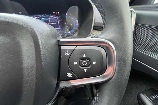 2022 Volvo XC40 Ultimate B4 Bright